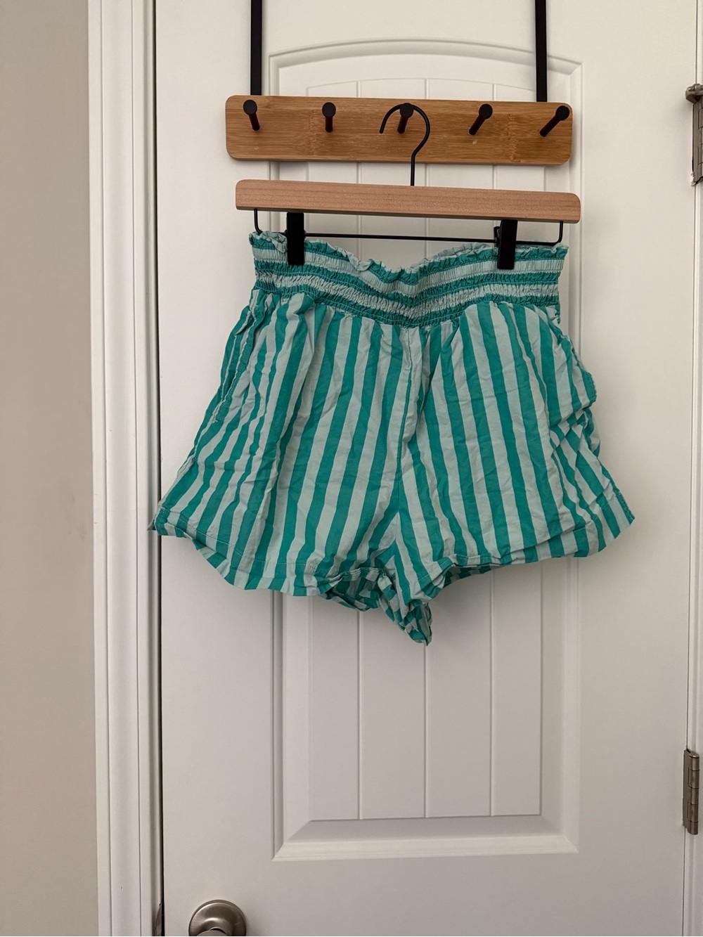 Striped Smocked Waist Women’s Shorts - Teal/White